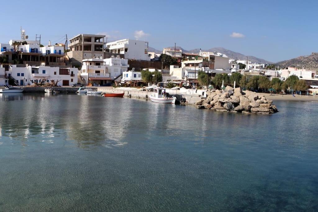 Apartamento Εξοχη Και Θαλασσα Makrýgialos Exterior foto