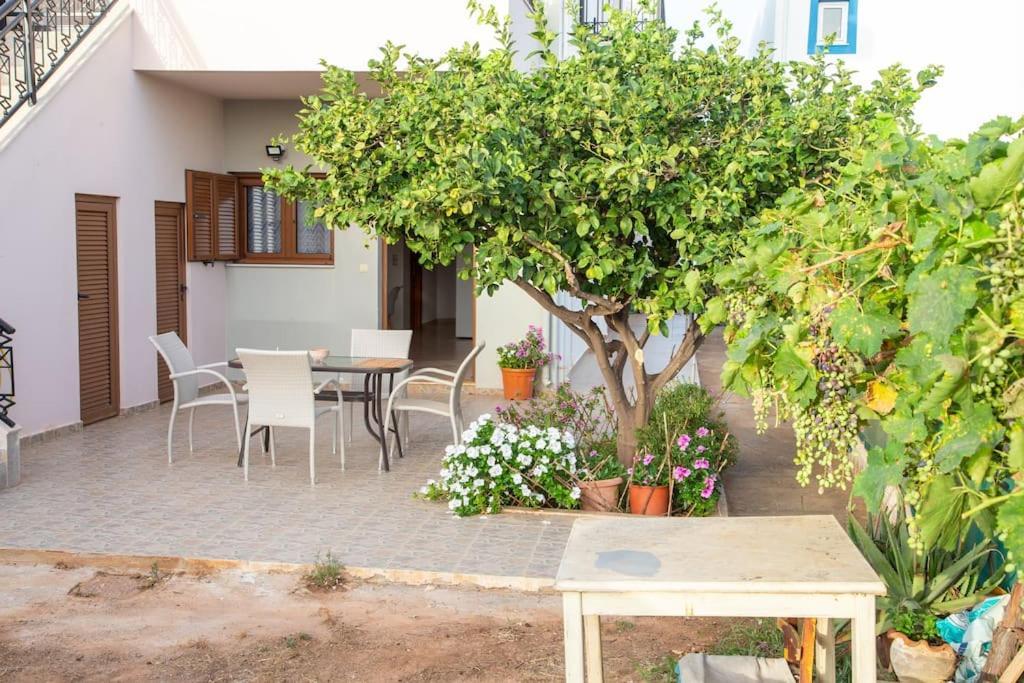 Apartamento Εξοχη Και Θαλασσα Makrýgialos Exterior foto