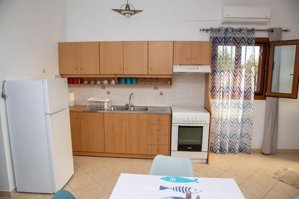 Apartamento Εξοχη Και Θαλασσα Makrýgialos Exterior foto